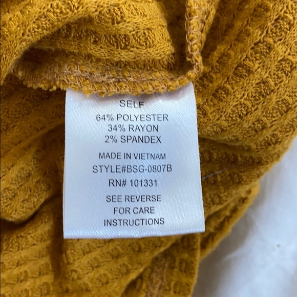 Charlotte Russe mustard crop sweater - Picture 5 of 6